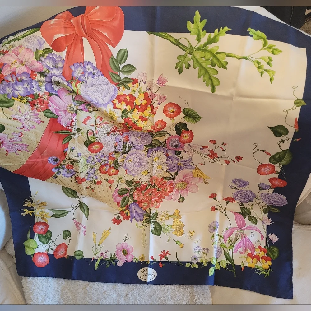 Gucci Silk Floral Sqare Scarf - Picture 2 of 6